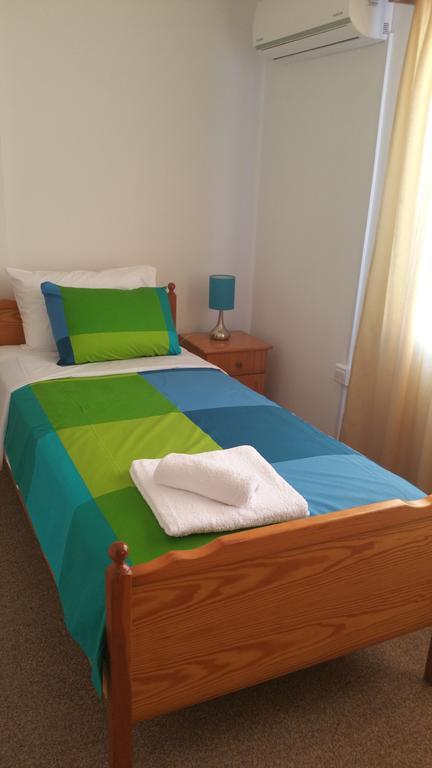 Ocean Blue Apartments Paphos Buitenkant foto