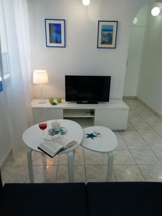 Ocean Blue Apartments Paphos Buitenkant foto