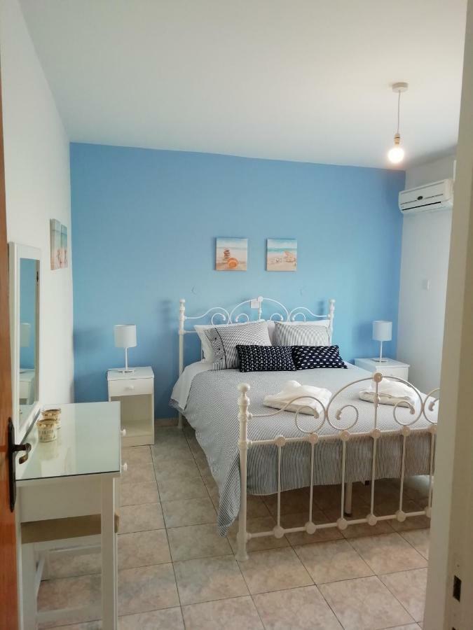 Ocean Blue Apartments Paphos Buitenkant foto